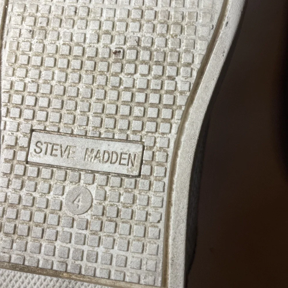 Steve Madden Kids Maggiee Sneakers Size 4